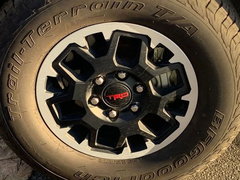 Used 2025 Toyota Tacoma TRD Off-Road image 28