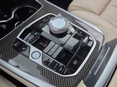 Used 2025 BMW X7 M60i w/ Climate Comfort Package AWD/4WD image 35