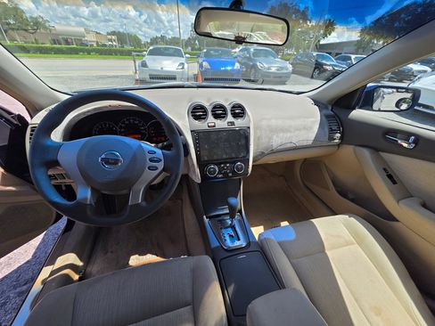 Used 2010 Nissan Altima 2.5 S FWD image 10
