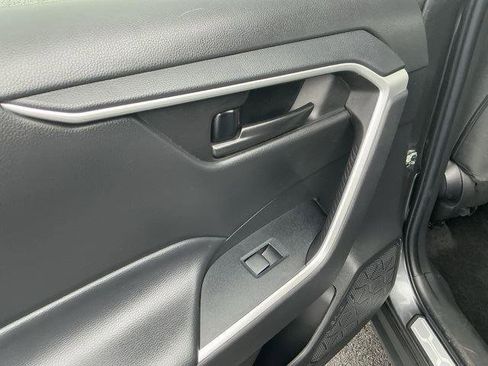 Certified 2022 Toyota RAV4 LE image 20