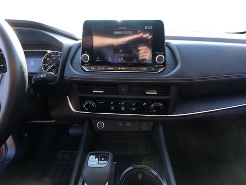 Used 2023 Nissan Rogue S AWD/4WD image 17