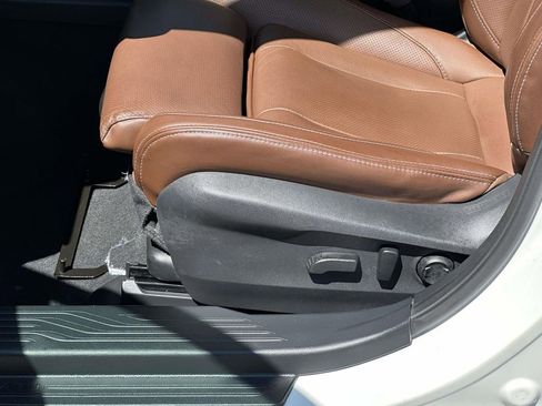 Certified 2022 Subaru Outback Touring AWD/4WD image 14