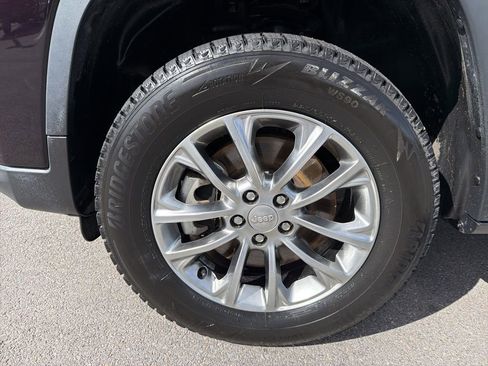 Used 2021 Jeep Cherokee Latitude Lux w/ Sun & Sound Group image 58