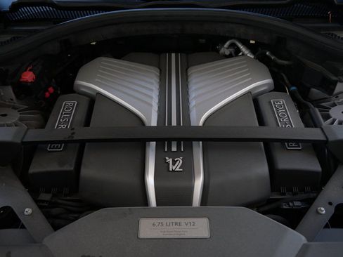 Used 2022 Rolls-Royce Cullinan w/ Cullinan Package image 36