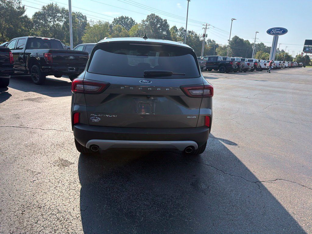 Used 2025 Ford Escape Platinum AWD/4WD image 4