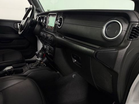 Used 2022 Jeep Wrangler Unlimited Sahara w/ LED Lighting Group image 32