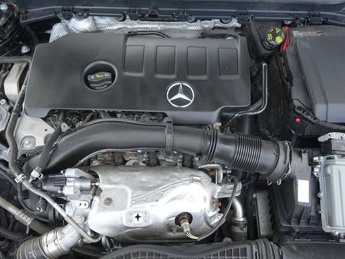 Used 2021 Mercedes-Benz A 220 image 9
