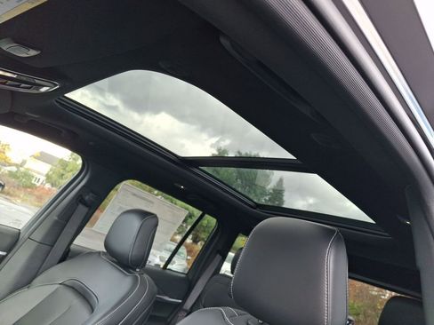 New 2025 Jeep Grand Cherokee Limited w/ Black Appearance Package image 29