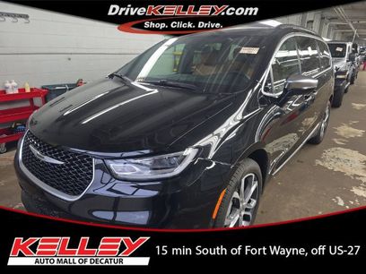Used 2024 Chrysler Pacifica Pinnacle