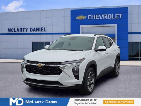 New 2026 Chevrolet Trax LT FWD image 2