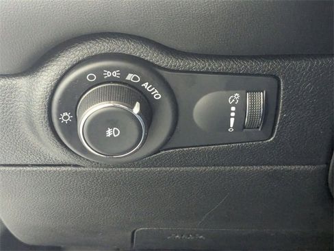 Used 2023 Dodge Durango GT image 16