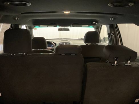 Used 2017 Ford Explorer XLT AWD/4WD image 25