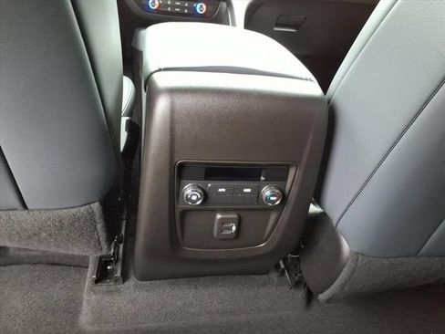 Used 2024 Buick Enclave Essence w/ Sport Touring Edition FWD image 18