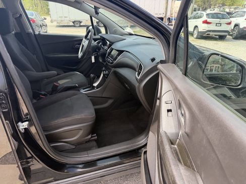 Used 2019 Chevrolet Trax LS w/ Tint and Cruise Package image 19