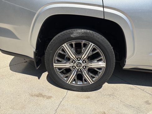 Used 2023 Toyota Sequoia Capstone AWD/4WD image 36