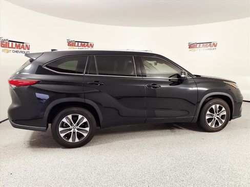 Used 2022 Toyota Highlander XLE image 8