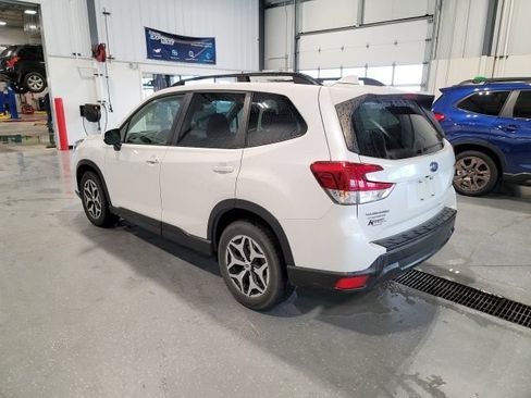 Used 2021 Subaru Forester Premium AWD/4WD image 5