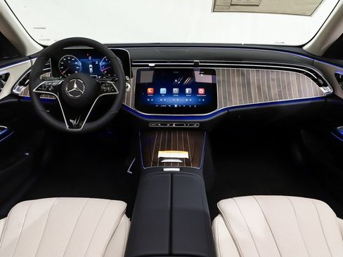 New 2026 Mercedes-Benz E 350 4MATIC Sedan image 6
