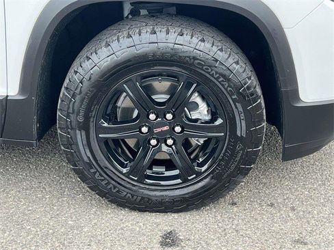 Certified 2023 GMC Acadia AT4 image 8