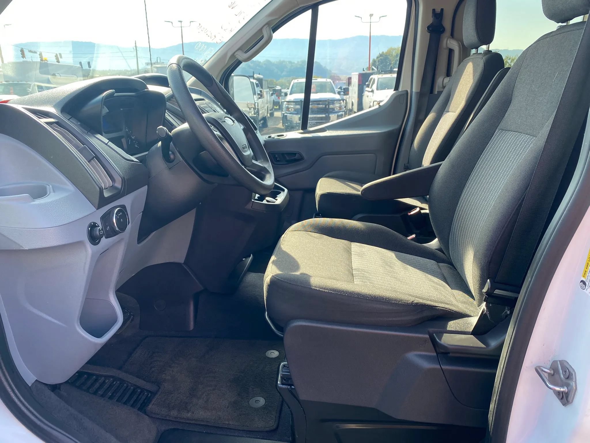 Used 2018 Ford Transit 350 XL RWD image 9