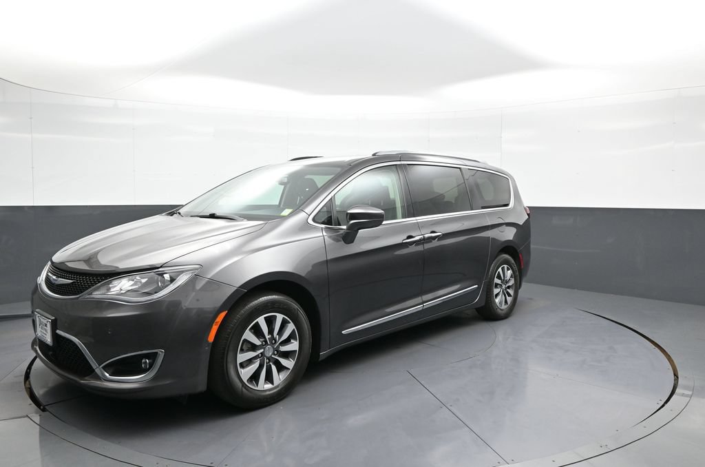 Used 2020 Chrysler Pacifica Touring-L Plus FWD image 1