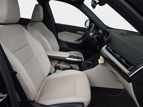 Used 2025 BMW X1 xDrive28i w/ Convenience Package image 11