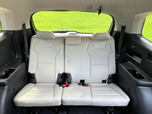 Used 2023 Kia Telluride EX FWD image 19