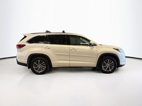 Used 2018 Toyota Highlander XLE w/ Protection Package #3 image 10