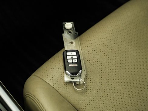 Used 2016 Honda Accord Touring image 48