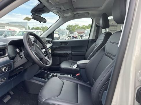 New 2025 Ford Maverick Lariat w/ Black Appearance Package image 11