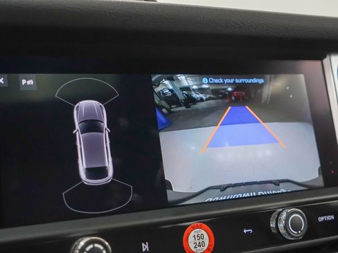 Certified 2026 Porsche Macan image 22