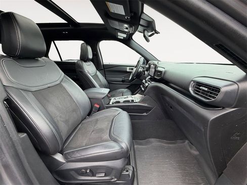 Used 2021 Ford Explorer ST w/ ST Street Pack image 13