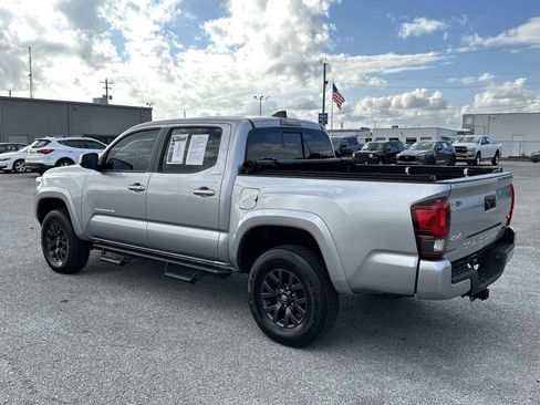 Used 2023 Toyota Tacoma SR5 w/ Technology Package image 7