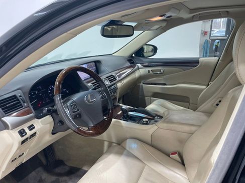 Used 2014 Lexus LS 460 AWD w/ Comfort Package image 6