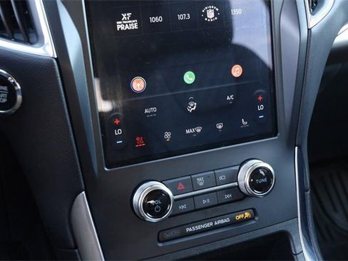 Certified 2024 Ford Edge Titanium image 18