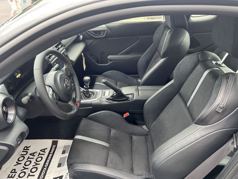 New 2025 Toyota GR86 Premium w/ Performance Package RWD image 15
