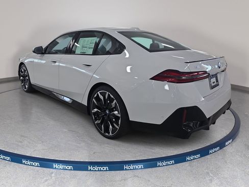 New 2026 BMW i5 eDrive40 w/ M Sport Package RWD image 7