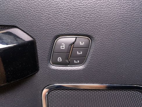 Used 2022 Ford F250 Lariat w/ Black Appearance Package AWD/4WD image 18