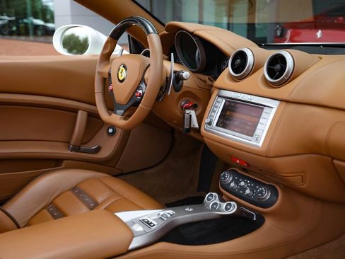 Certified 2012 Ferrari California Base image 45