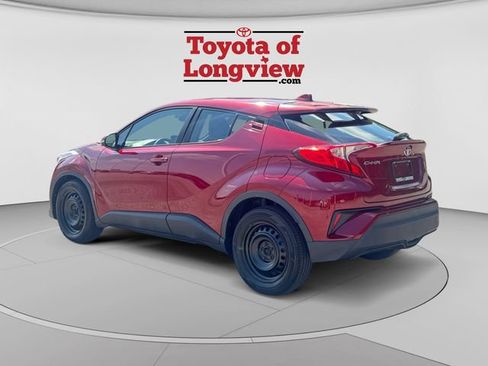Used 2019 Toyota C-HR LE FWD image 3