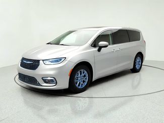 Used 2023 Chrysler Pacifica Touring-L FWD video 2