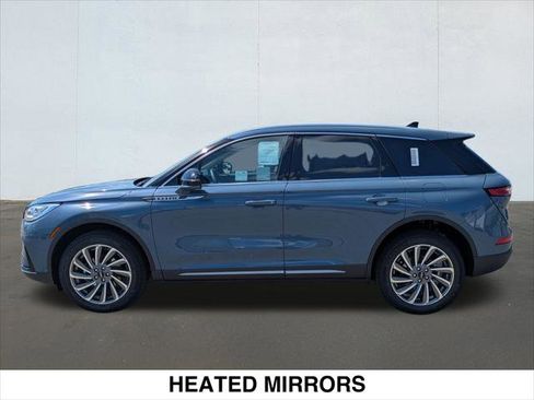 New 2025 Lincoln Corsair Reserve image 3