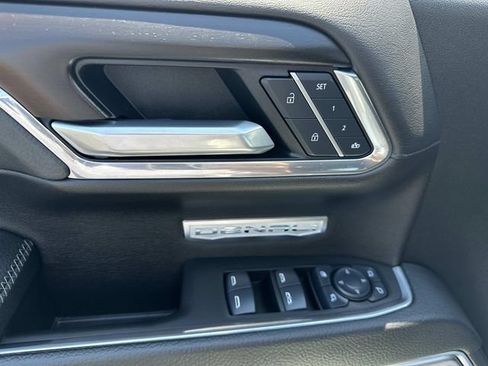 Used 2025 GMC Sierra 1500 Denali w/ Denali Reserve Package AWD/4WD image 20