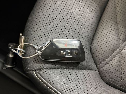 Used 2025 Volkswagen Atlas SE image 22