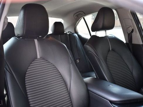 Used 2019 Toyota Camry SE image 22