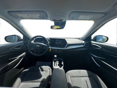Used 2026 Chevrolet Trax LS FWD image 13