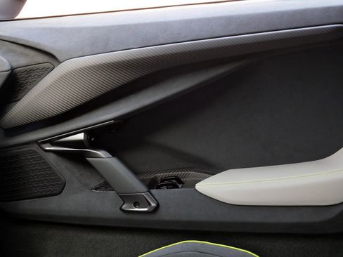 Used 2025 Lamborghini Revuelto AWD/4WD image 24