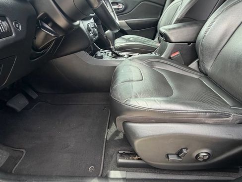 Used 2020 Jeep Cherokee Limited AWD/4WD image 23