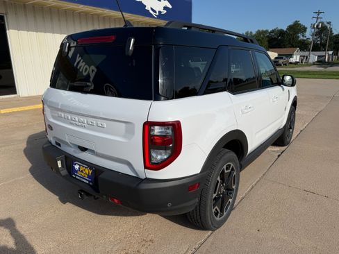 Used 2022 Ford Bronco Sport Outer Banks w/ Tech Package AWD/4WD image 3