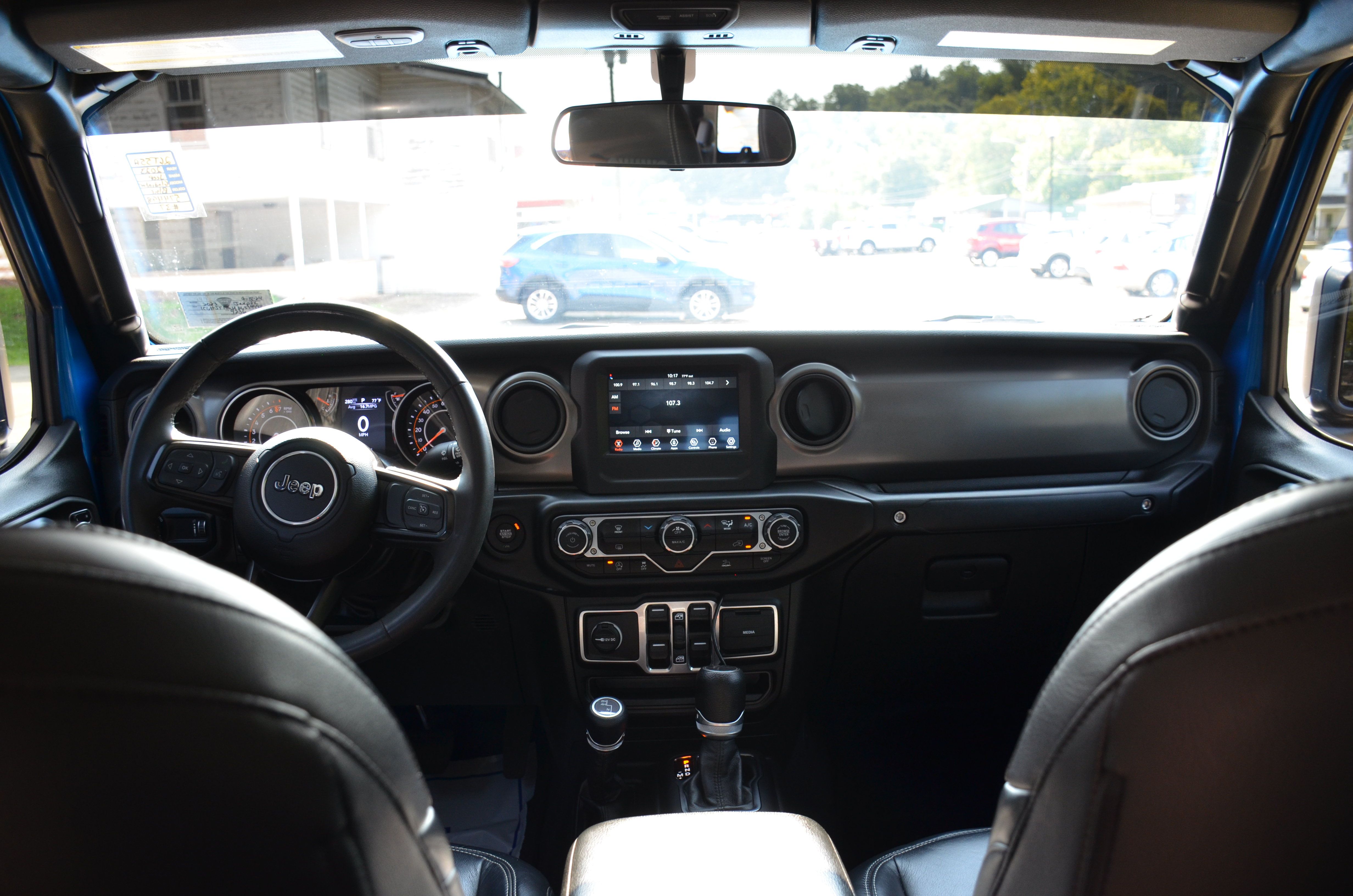 Used 2023 Jeep Gladiator Sport AWD/4WD image 46